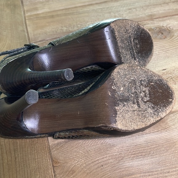 Stuart Weitzman Pewter colored peep toe heels. Size 5 - Picture 7 of 8